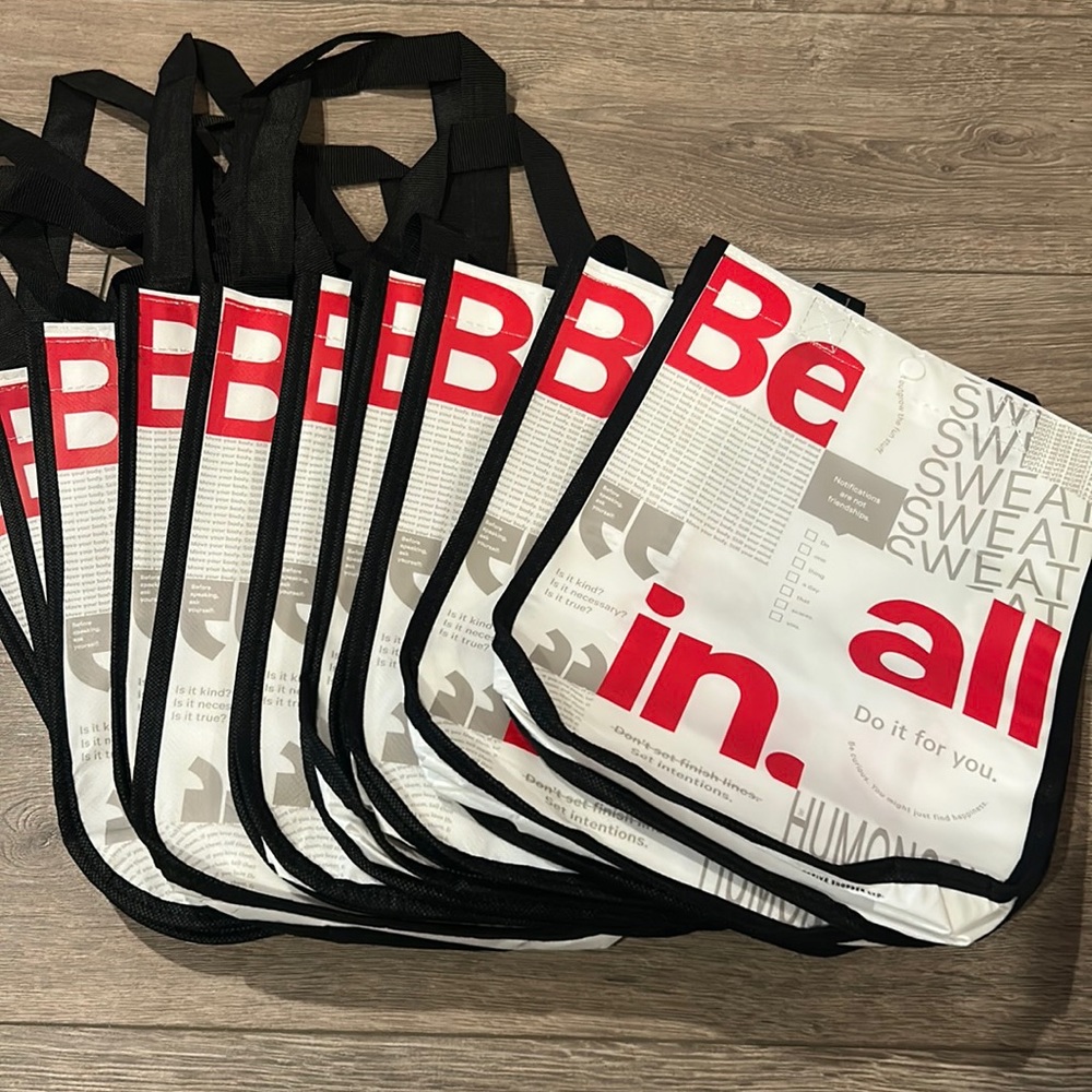 Lululemon totes 10x